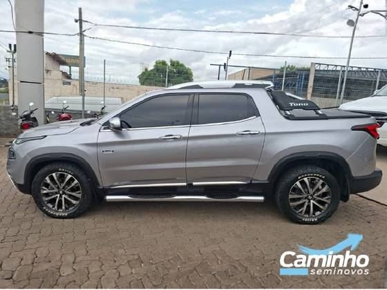 FIAT TORO 2.0 16V TURBO DIESEL RANCH 4WD AT9 FIAT TORO 2.0 16V TURBO DIESEL RANCH 4WD AT9